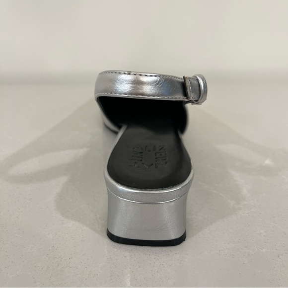 Naturalizer “Ginger” Silver Slingback Low Heel Women’s Size 8 - Worn Once - Picture 5 of 7